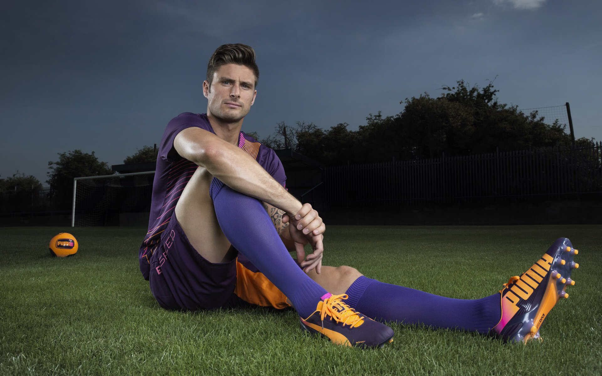 利雅得新月外援组合大放异彩，利雅得新月队